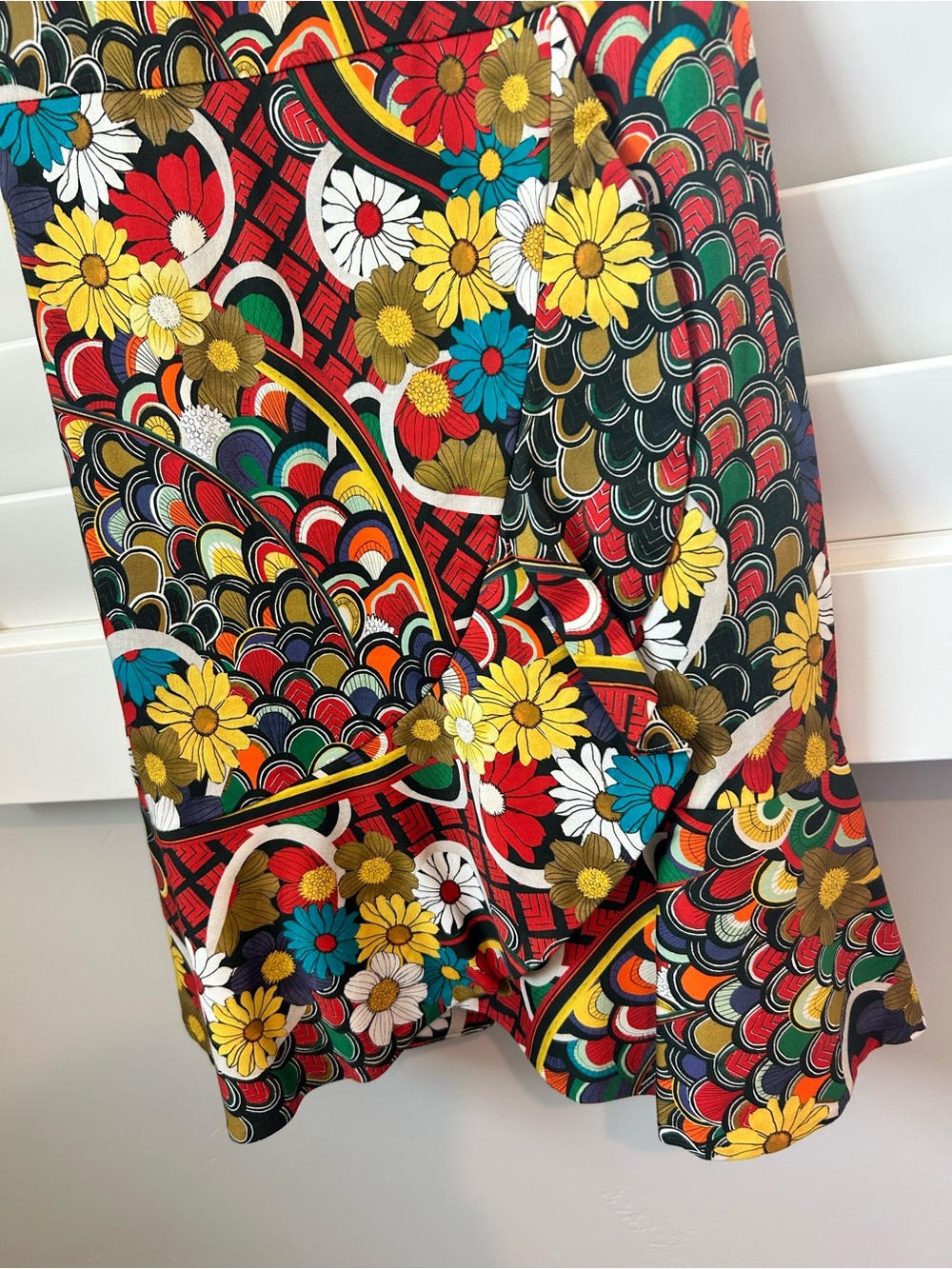 Alice + Olivia Kirby Ruffle Dress in the Floral Melody Size 0 - Picture 6 of 12